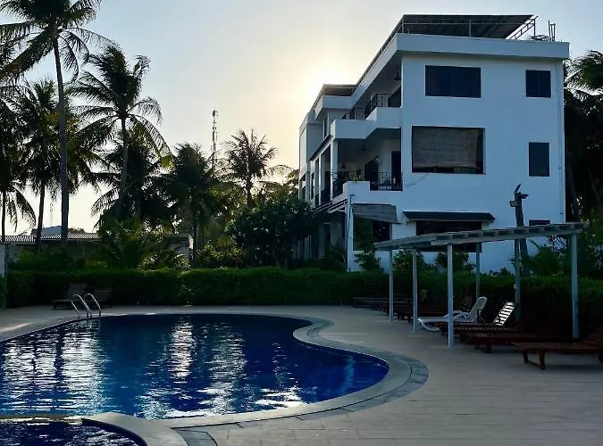 Catsen & Pool Hotel