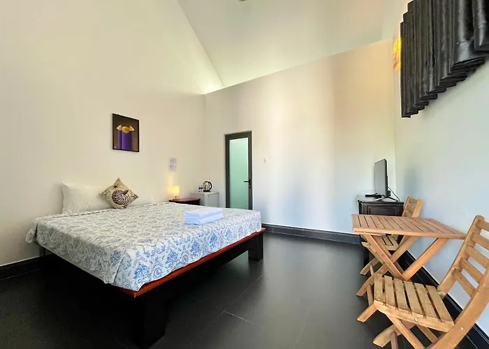 Catsen & Pool Hotel