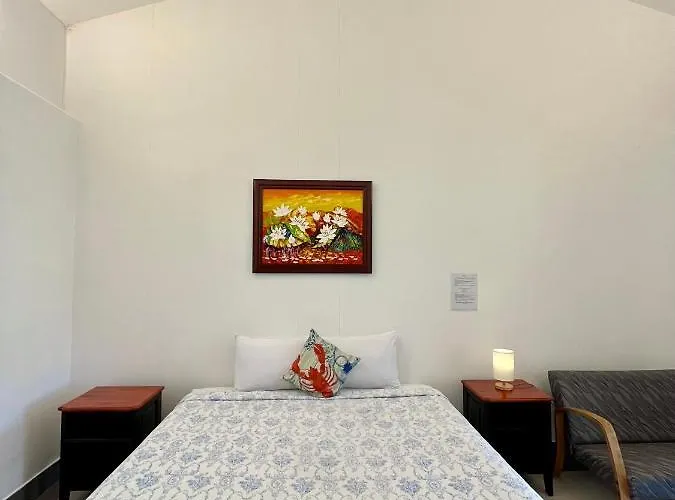 Catsen & Pool Hotel *